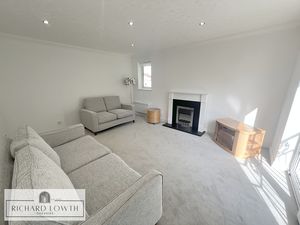 Lounge- click for photo gallery